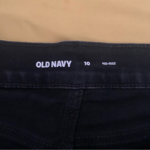 Women’s Black Old Navy Jean Shorts Mid-Rise Sz. 10 Cuffed - Picture 4 of 10